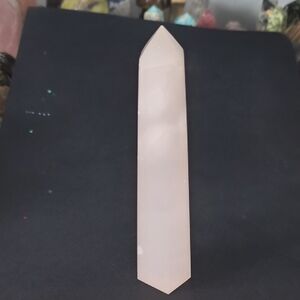 Mangano Calcite Crystal Tower UV Reactive
